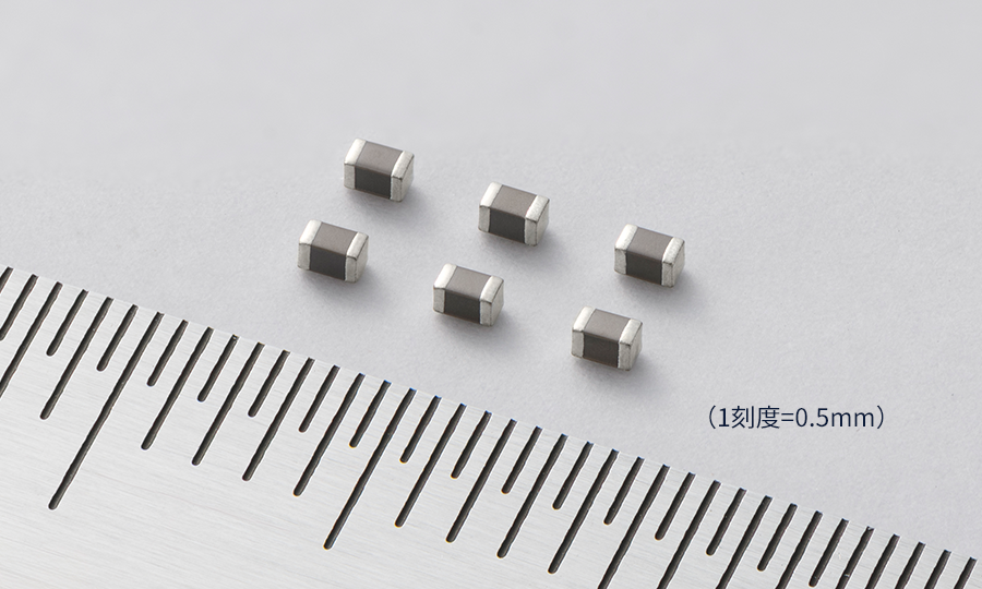 京瓷成功开发出EIA 0402尺寸、静電(diàn)容量值47μF的小(xiǎo)型积层陶瓷電(diàn)容器 (MLCC)